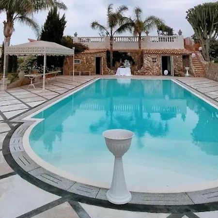 Villa By Vacavilla
